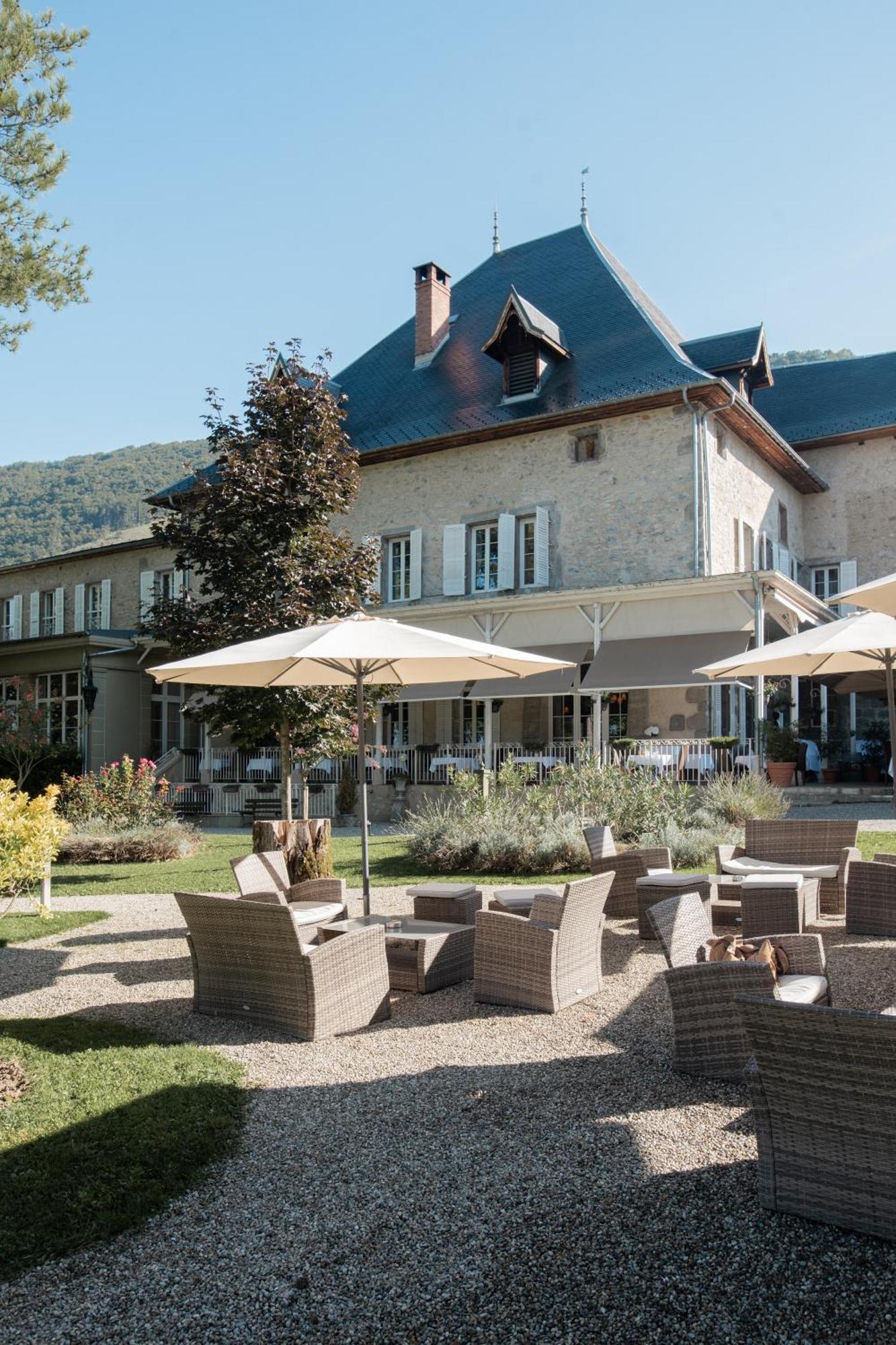 Chateau Des Comtes De Challes Exterior foto